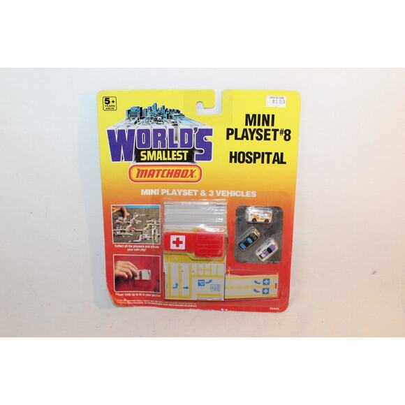 Matchbox World's Smallest Hospital Mini Car Town Playset #8 - Picture 1 of 3
